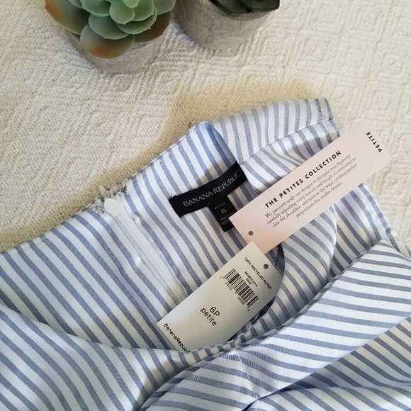 Banana Republic Pleated Bow Top - Picture 2 of 5